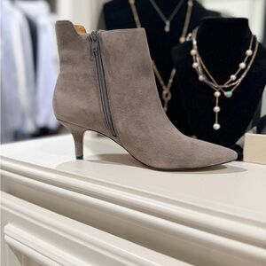 Corso Como Drianna Taupe Gray Genuine Suede Zip Ankle Booties, 6.5M New No Box
